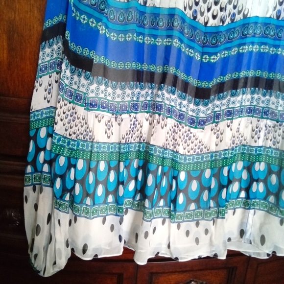 Diane Von Furstenberg 100% Silk Bohemian Style Blouse - Picture 5 of 14